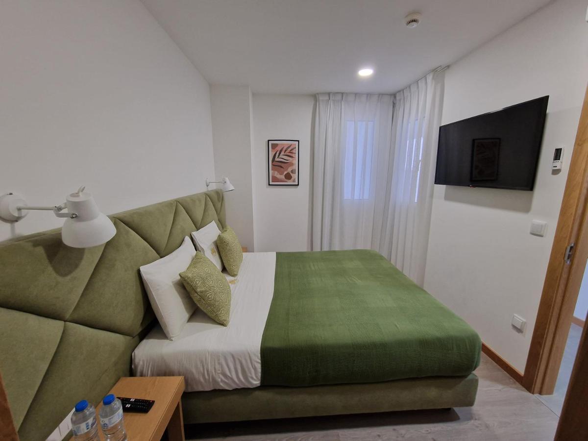 Soldouro Train Suites Авиеро Екстериор снимка